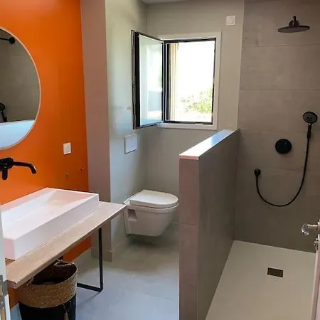 Avec Piscine Couverte Et Proche De La Plouhinec (Morbihan)
