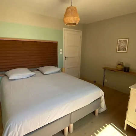 Holiday home Avec Piscine Couverte Et Proche De La *